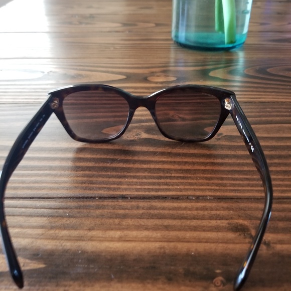 PRADA SUNNIES 🕶 - Picture 5 of 6
